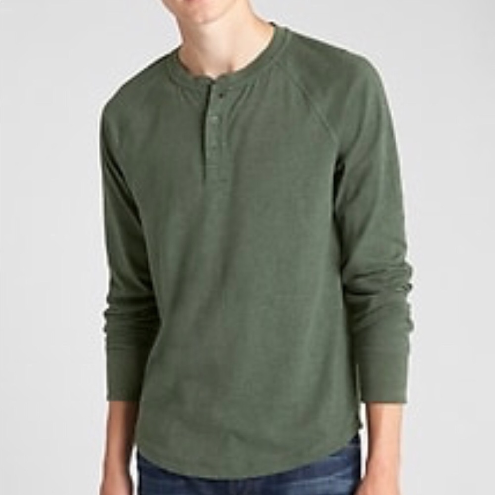 NWT GAP Men’s Henley Size Large